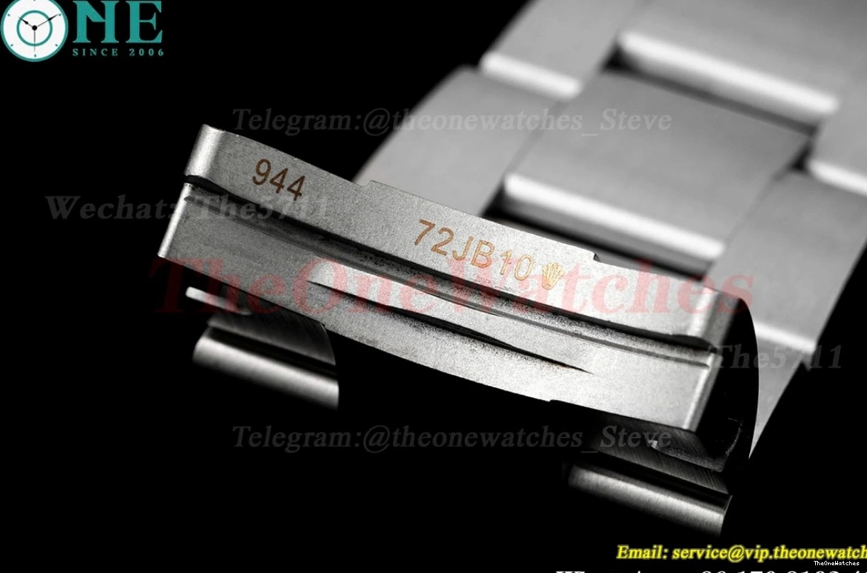 SS Oyster Clean 41mm Silver 124300 VR3230 SS Stk Perpetual 0510